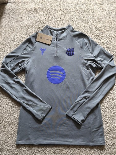 Nwt nike barcelona - nwt,
